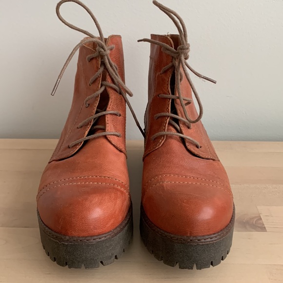 BRUNA | Leather Boots - Picture 3 of 11